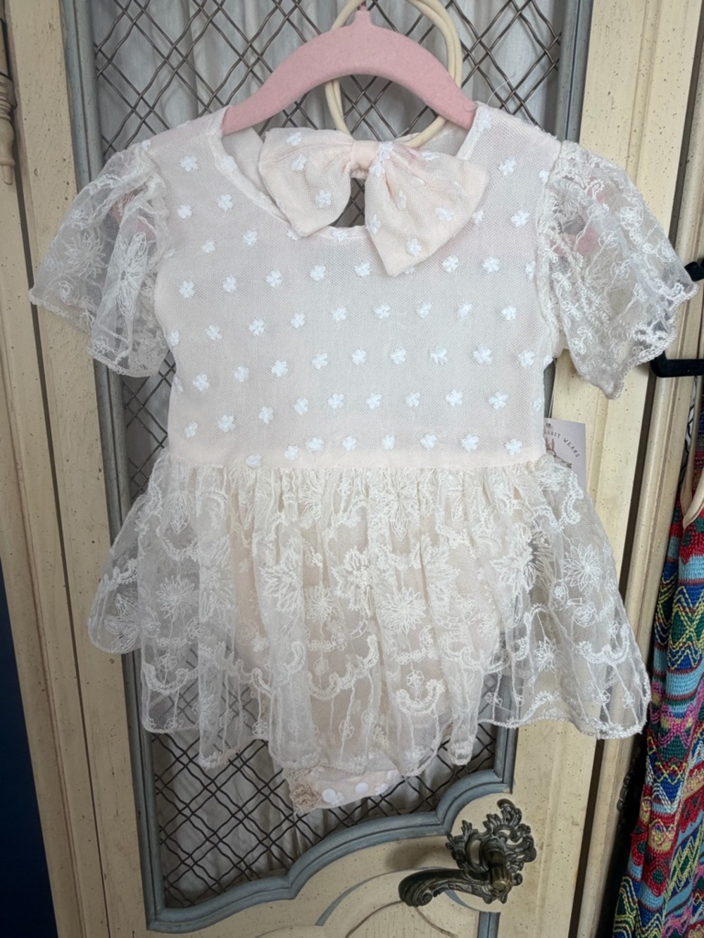 Cream Lace Bow Baby Dress w/matching bow 18-24 NWT